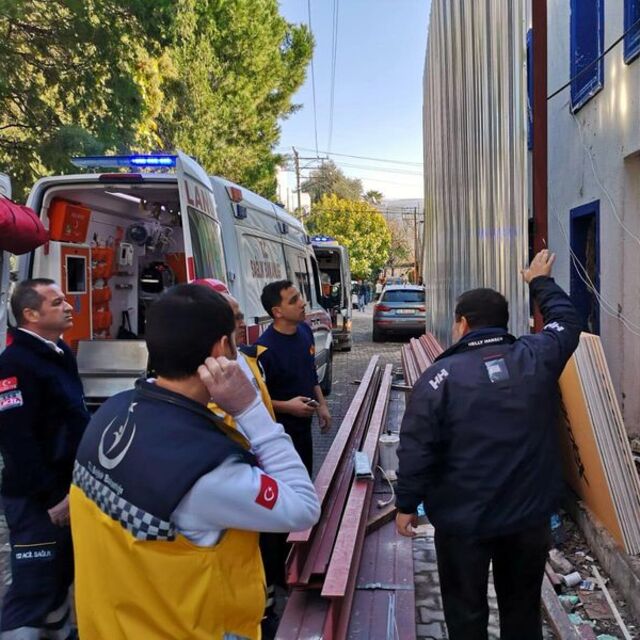Bodrum'da feci olay! Enkaz altından çıkarıldılar