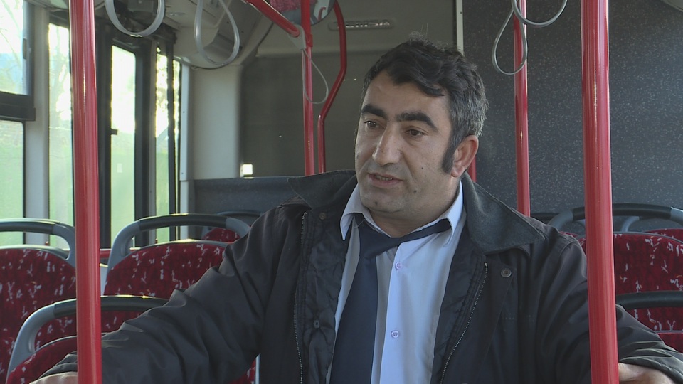 Mahkeme, ani frende düşüp bileğini kıran yolcu için ne karar verdi?