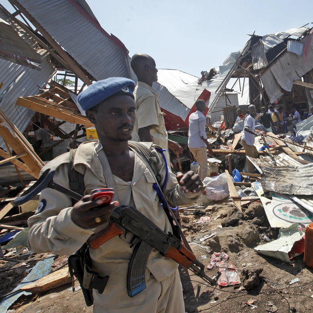 Somali'de bomba yüklü araçla saldırı!