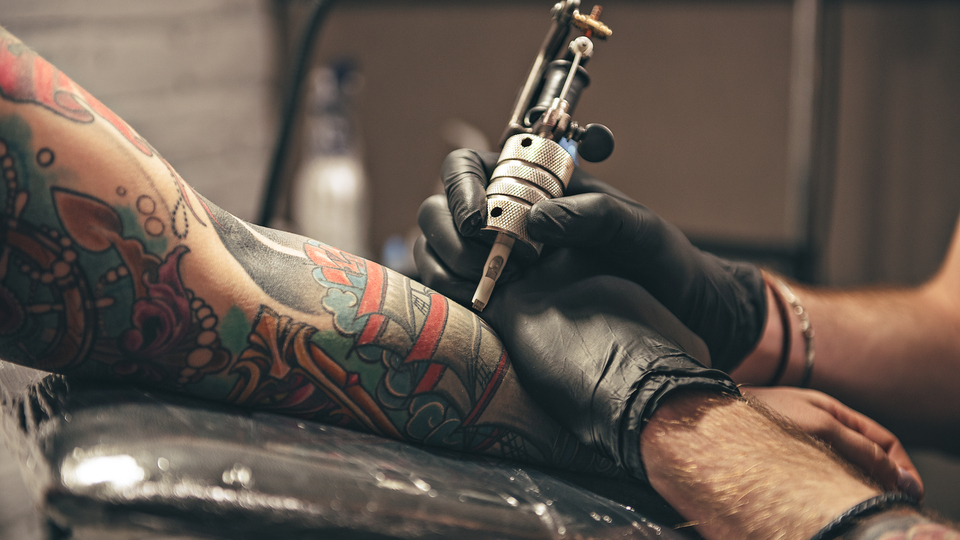 Dövme yaptıranlara MR uyarısı!