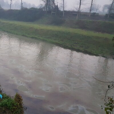 İstanbullular dikkat! Vanalar çalındı, nehire yakıt karıştı