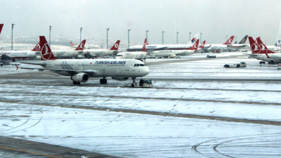 Hakkari'de uçak seferleri iptal edildi