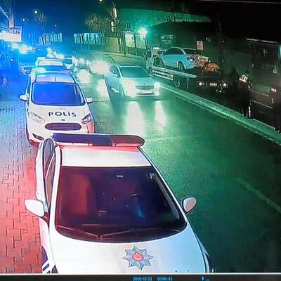 Kadıköy'de feci kaza! Motosikletli ters yöne girdi...