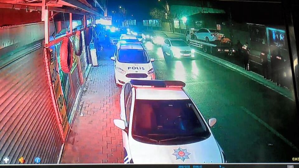 Kadıköy'de feci kaza! Motosikletli ters yöne girdi...