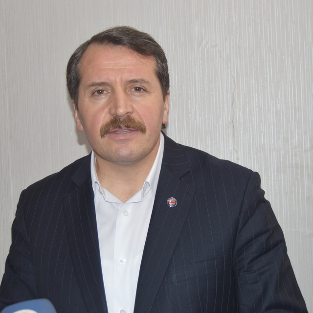 "Gelir vergisi kesintileri yüzde 15 ile sabitlenmeli"