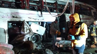 Üç yolcu otobüsü devrildi, bilanço ağır!