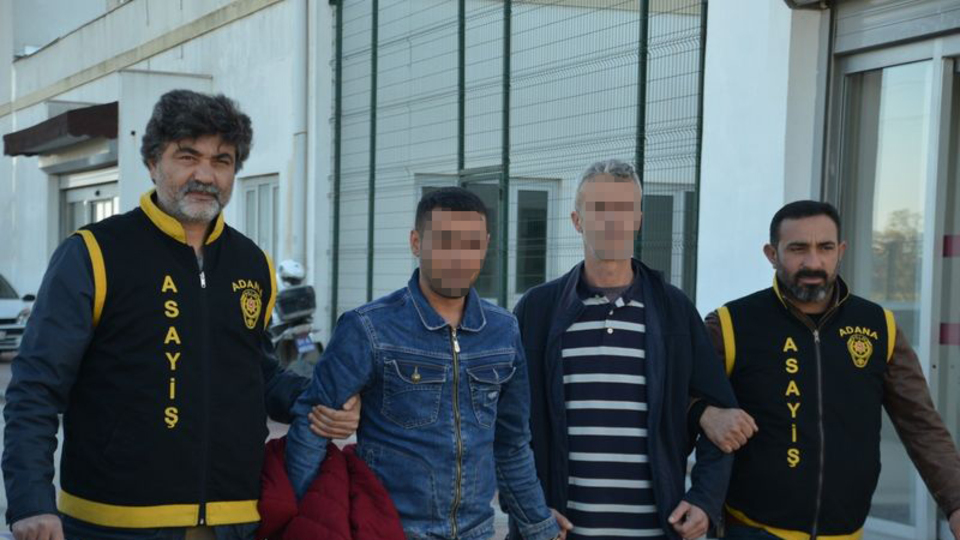 İki kafadar eve gitmek için beton mikseri çaldı