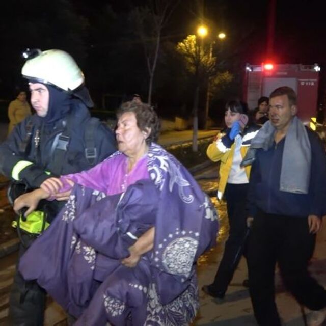 Bursa'da yangın, 4 kişi dumandan etkilendi