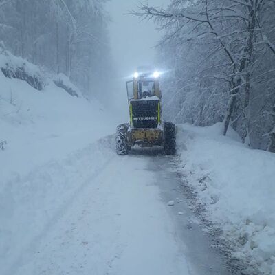 Kar ve tipi geçit vermiyor! 40 yol ulaşıma kapandı