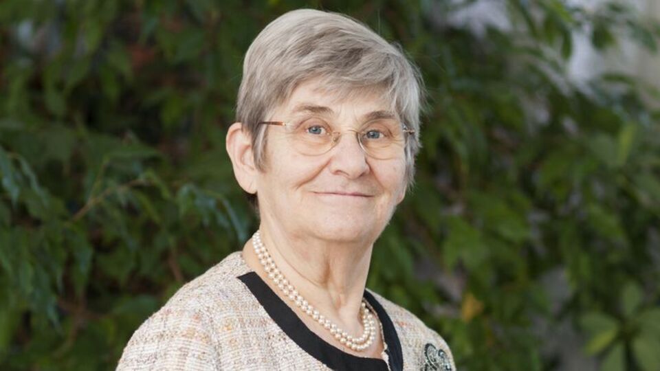 Canan Hoca size neler oluyor?