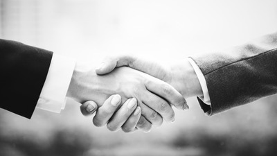 77 milyarlık dev el sıkışma