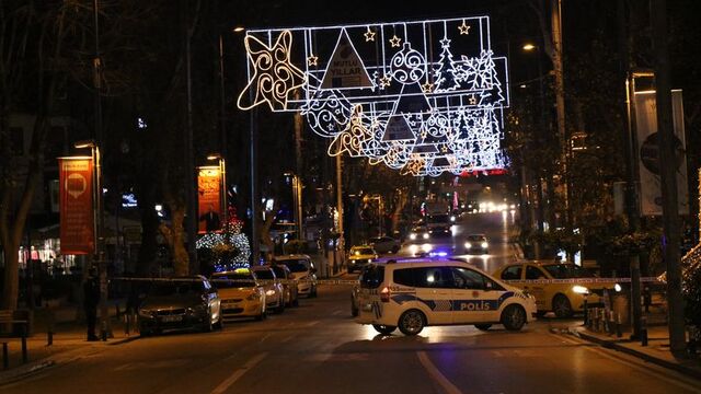 Bağdat Caddesi'nde doğalgaz borusu delindi!