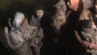 Çocukları nefesleriyle ısıtmaya çalıştılar!