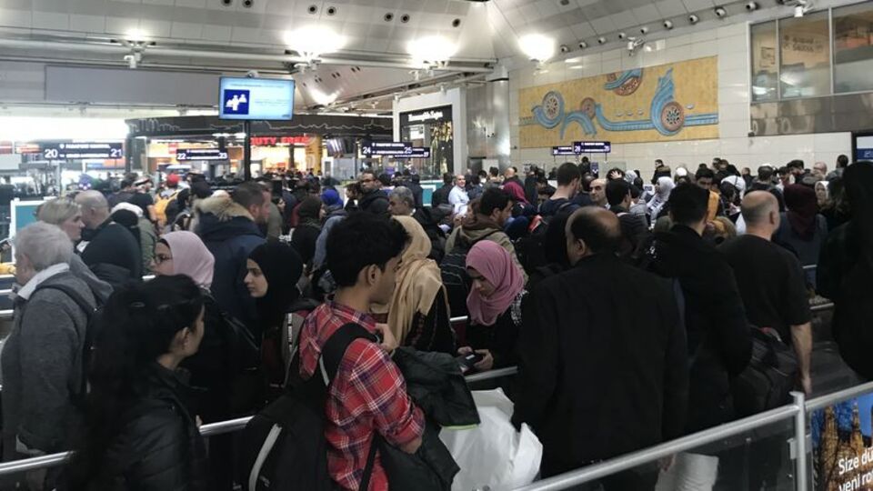 Atatürk Havalimanı'nda yoğunluk başladı
