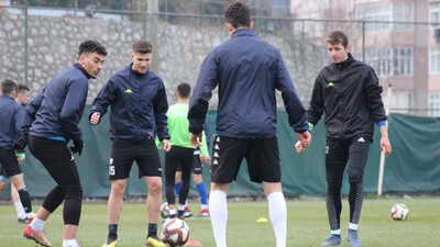 Karabükspor'da kamp başladı