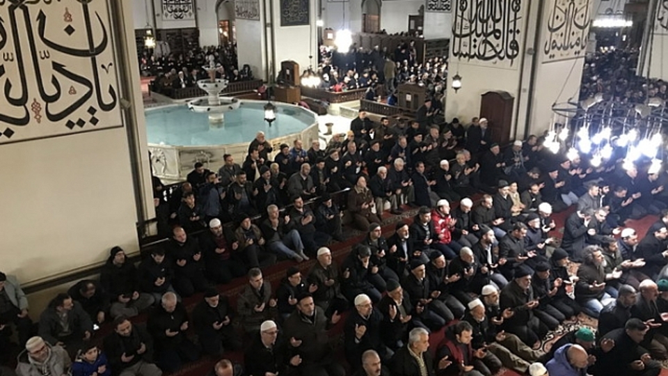 Bursa Cuma saati kaçta?