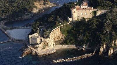 'Sarı Yelekliler'in baskınının ardından Macron'a tatil yok!