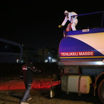 TIR'dan gelen ses mahalleyi ayağa kaldırdı! Polis ve AFAD harekete geçti