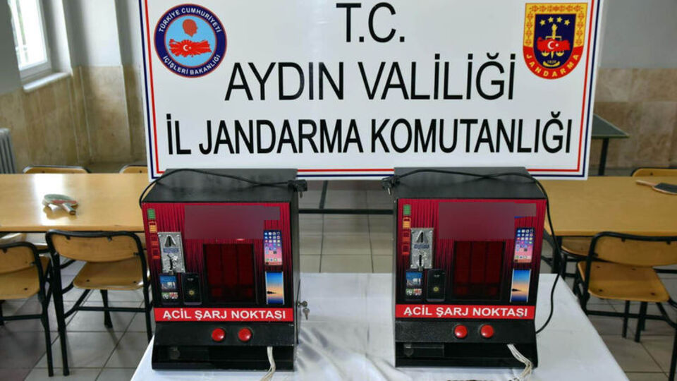 Jandarma bile şaşırdı! Şarj cihazını öyle bir şey yaptılar ki!