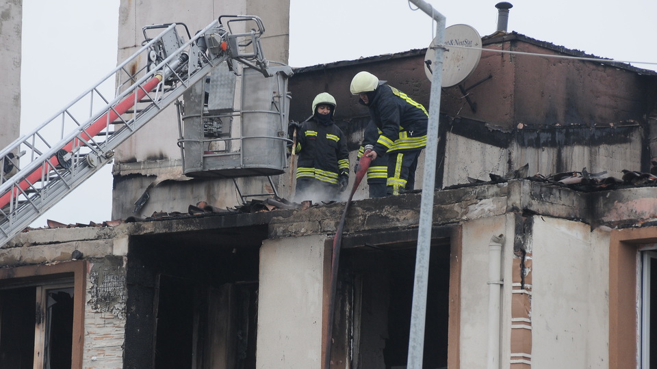 Yalova'da apartmandaki yangında 4 ev kullanılamaz hale geldi