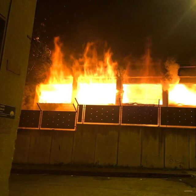 Eski spor salonu alev alev yandı