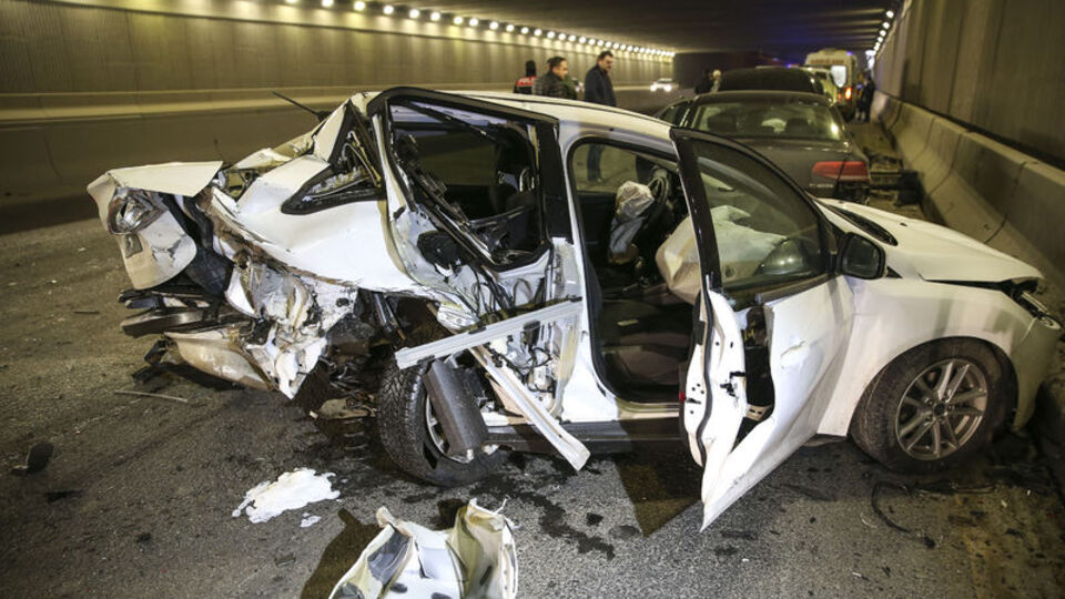 Başkent'te zincirleme kaza: Yaralılar var