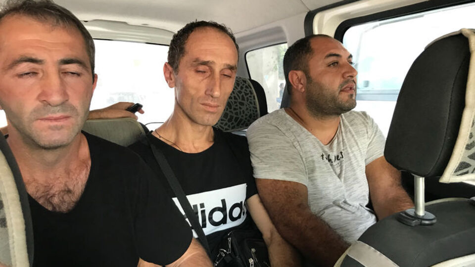 Girdikleri evdeki kadının kaburgasını kırdılar! O canilere 30'ar yıl!