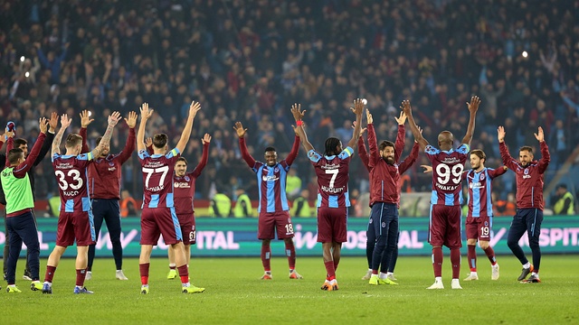 Burak ve Onur gitti, bilekleri bükülmedi!