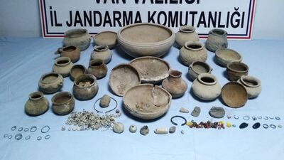 Van'da paha biçilmez 334 parça tarihi eser ele geçirildi!