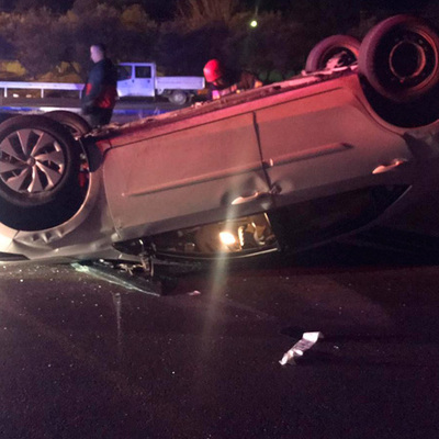 Otomobiller çarpıştı, takla attı! Sürücülere bakmaya gittiklerinde şoke oldular!