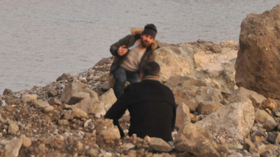 "Tehdit edildim" dedi, bıçağı boğazına dayadı