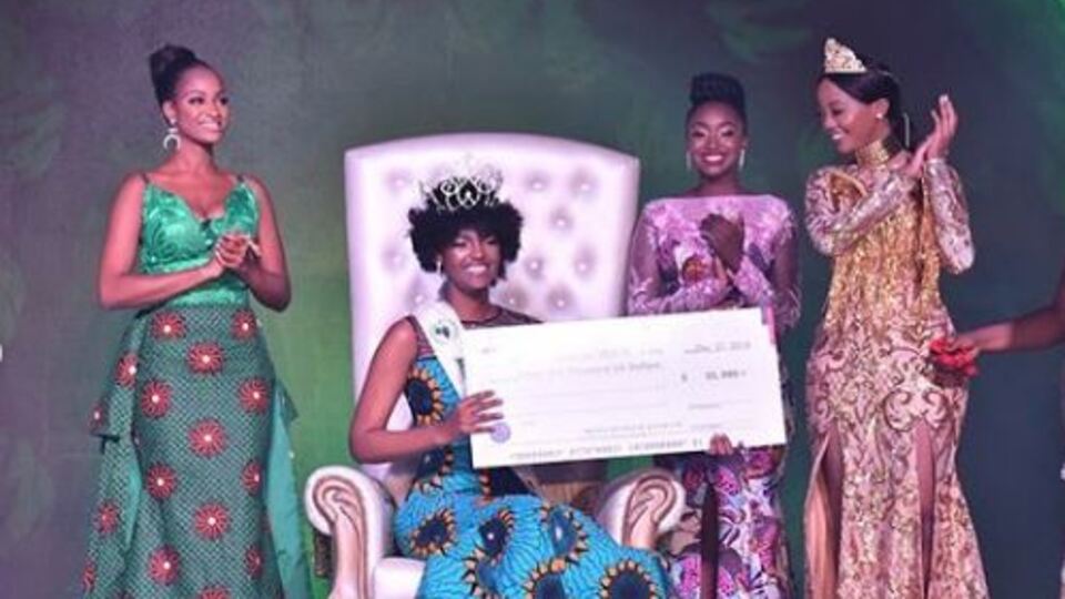 Güzellik kraliçesi alev aldı!