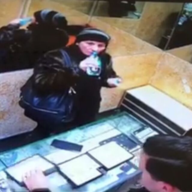 Kuyumcudaki kadından inanılmaz hareket! Her şeyi inkar etti ama...