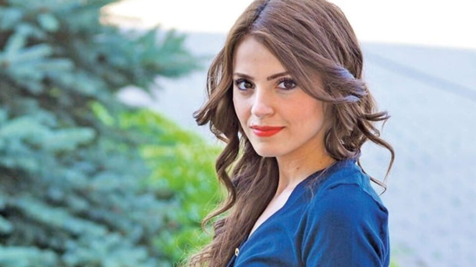 Ezgi Eyüboğlu kimdir?