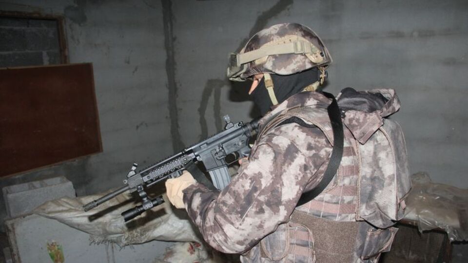 DEAŞ'ın finansman, sosyal medya ve cellatlarına operasyon