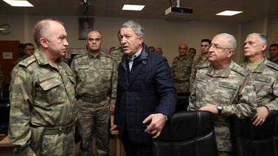 Bakan Akar ve komuta kademesi Süleyman Şah Türbesi'nde