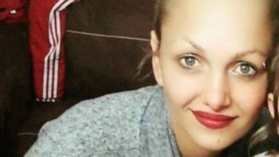 Ayrı yaşadığı kocasına kurşun yağdırdı