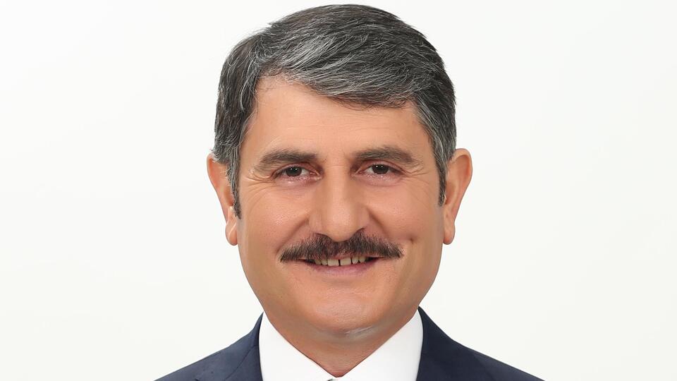 Ayhan Yılmaz kimdir?