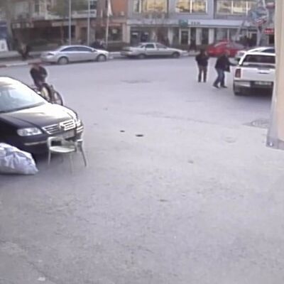 İçinde 300 bin lira olan poşeti çaldılar