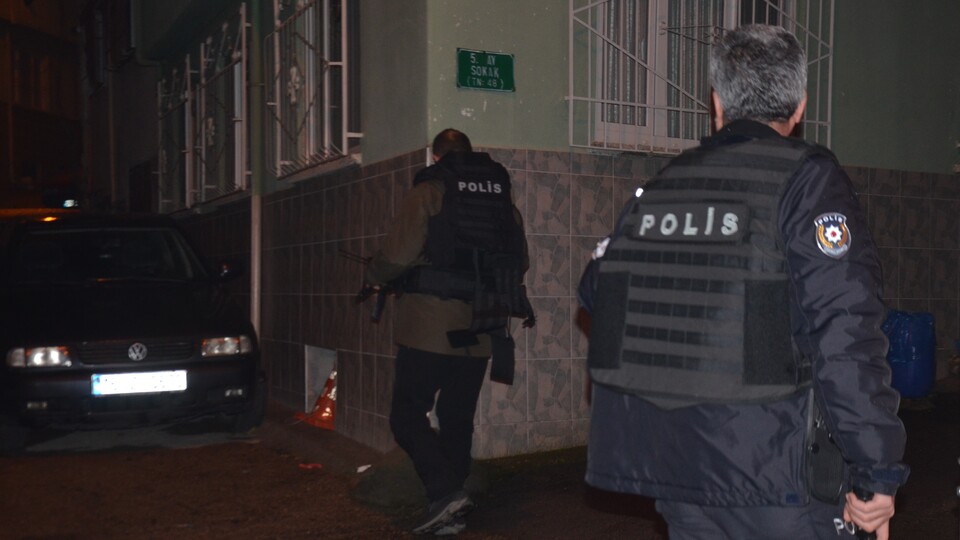 Bursa'da DEAŞ operasyonu: Fransa'nın aradığı iki kişi yakalandı