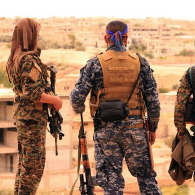 Suriye Ordusu'ndan "400 PYD/PKK'lı Münbiç'i terk etti" iddiası
