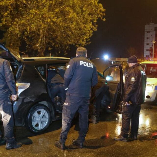 Çalıntı otomobille kaçan yabancı uyruklu şüpheliler yakalandı