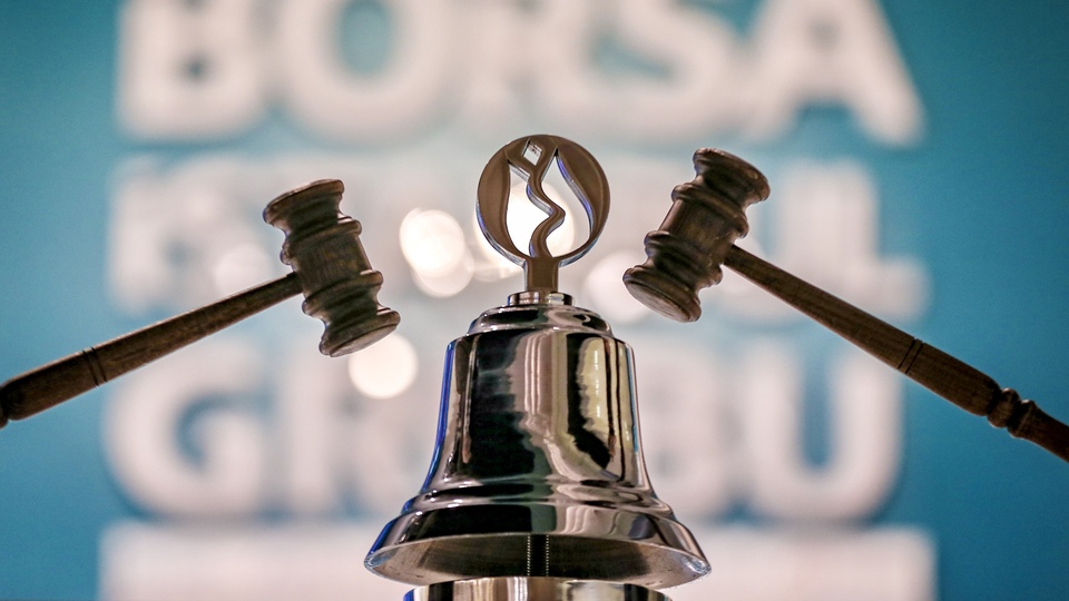 Tam 33 yıl oldu! 19 hisse senedi ile işleme başladı