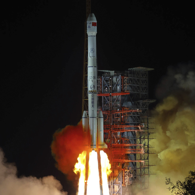 Çin'den Ay'ın yüzeyine tarihi iniş