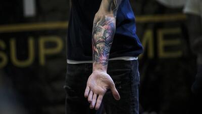 Renkli dövmelerdeki tehlike!