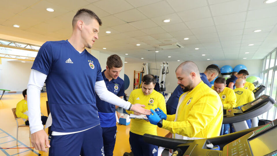 Fenerbahçeli futbolcular laktat testinden geçti