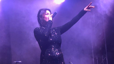 Tuğba Ekinci'den 'Delikanlım' performansı