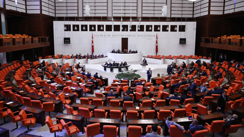 AYM TBMM İçtüzüğü'nün bazı hükümlerini iptal etti