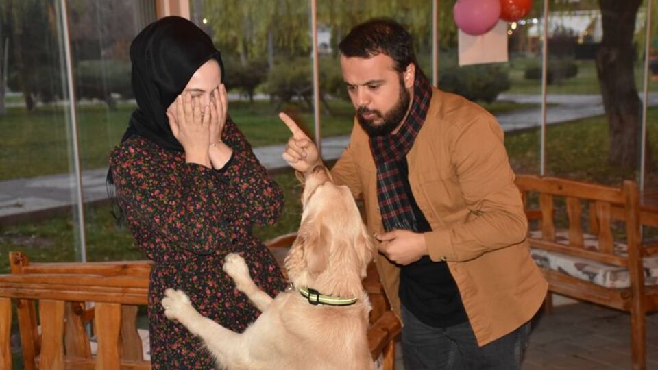 'Bobo' kafede kadına şiddete izin vermiyor