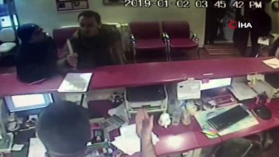 Yaşlı kadın mağdur olduğunu iddia etmişti... Noter çalışanlarına bıçaklı saldırı